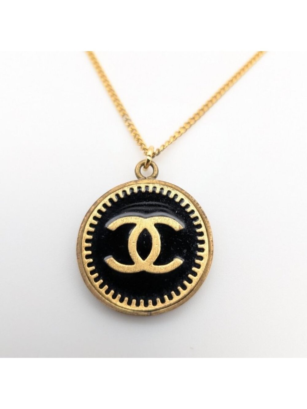 Chanel CC Logo Gold Black Pendant Round Coin Vintage 01P